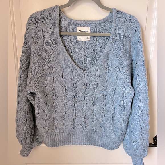 *SOLD* Abercrombie & Fitch Dusty Blue Cropped Cable Knit Sweater - Size M - Picture 3 of 4